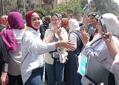 الفتيات تتصدر الأوائل في نتيجة الثانوية العامة