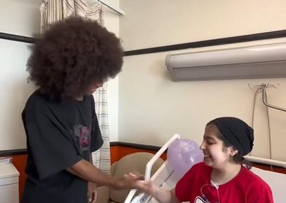 البلوجر الألماني نويل روبنسون في مستشفى 57357