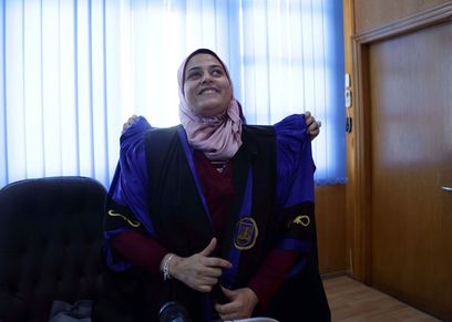 سلوى يوسف كفيفة تبحث عن متطوعين لتحضير الدكتوراة