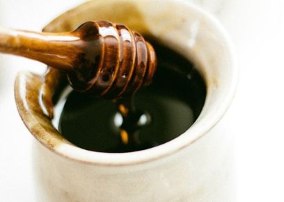 فوائد العسل الأسود