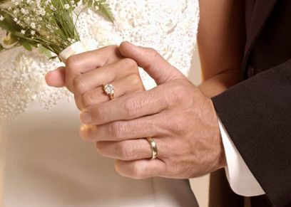 نكاح الرجل لزوجته وبنت أختها