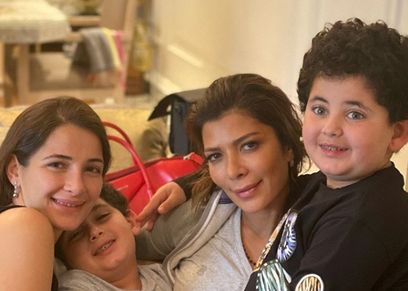 الفنانة أصالة وشام الذهبي