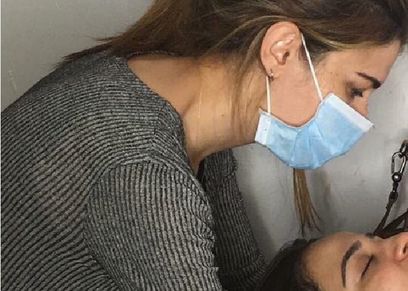 خبيرة التجميل