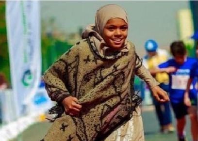 الطفلة مروة بائعة مناديل