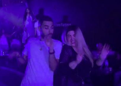 مها أحمد ونجلها خلال الحفل