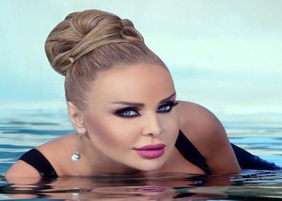 رولا سعد تنشر صورة كرسي متحرك إحياء ذكرى وفاة شقيقها