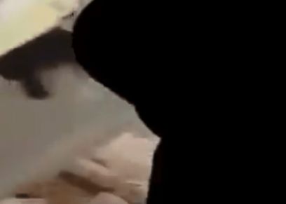 السعودية تبحث عن صاحب الفيديو الذي عذب زوجته وبناته