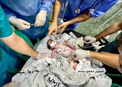 طفل وليد في غزة