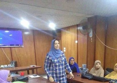 خلال إحدى اللقاءات بالمحافظة