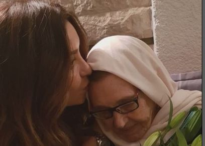 والدة الفنانة لطيفة