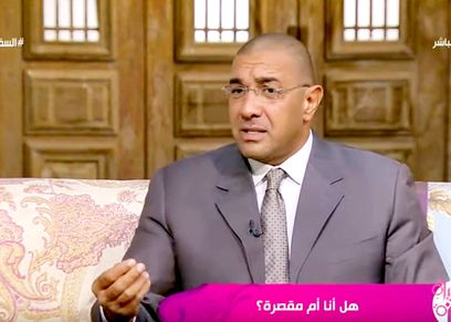 الدكتور عمرو يسري