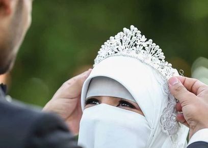 عروس منتقبة