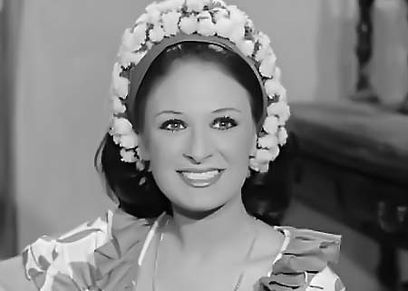 الفنانة نيللي