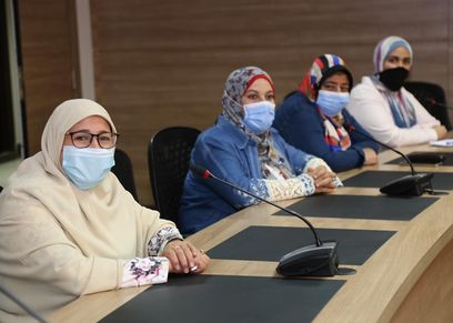 المجلس القومي للمرأة يكرم معلمي وطلاب حي الأسمرات 