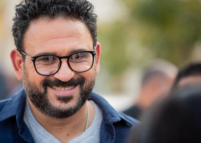 أكرم حسني