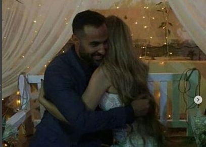 صور جديدة لأحمد فهمي  وهو يحتضن هنا الزاهد والأخيرة تقبله