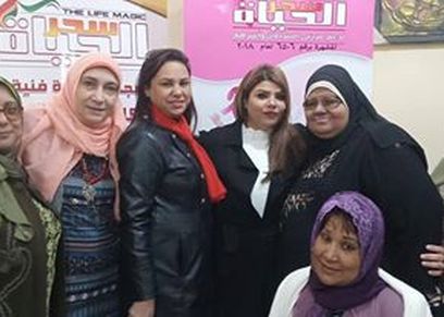 مصصفة شعر مصرية ترسم جمال محاربات السرطان على طريقتها