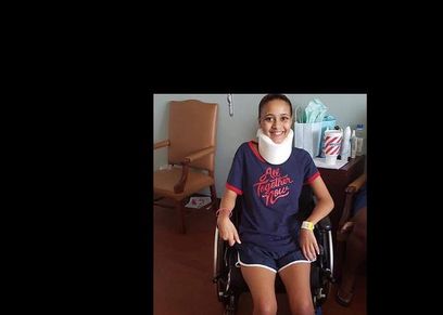فتاة  مراهقة تتعرض لحادث