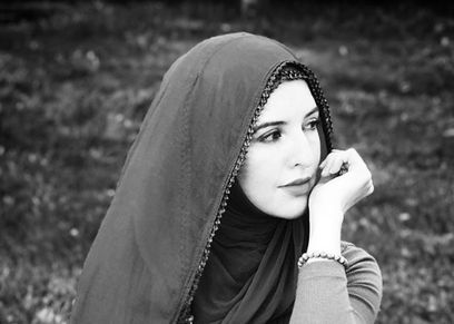 المغنية الأمريكية جينيفر جراوت