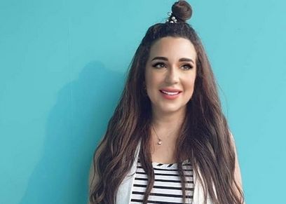 الفنانة أسما شريف منير