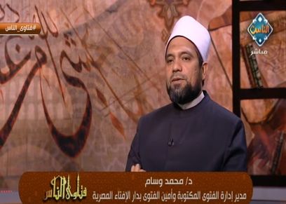 حكم حمل المرأة لطفلها أثناء الصلاة