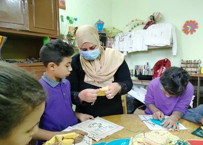 «أم بسنت» وسط أطفال أحلام إسطبل عنتر