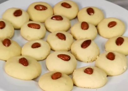 الغريبة الناعمة بالكوب