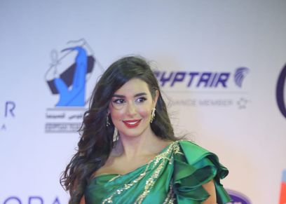 بالزيتي إطلالة الفنانة ياسمين صبري على السجادة الحمراء بالجونة السينمائي