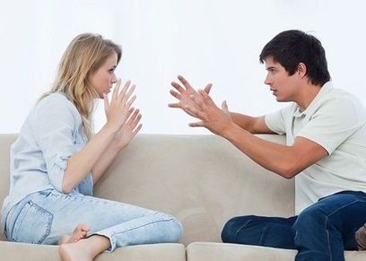 كثرة حلف الرجل على زوجته