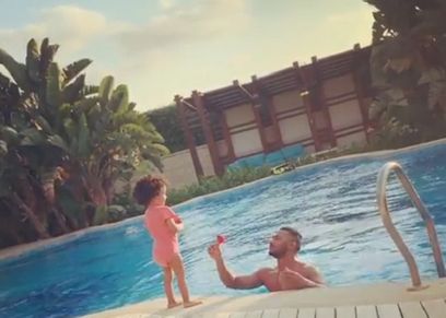 الفنان محمد رمضان وابنته كنز