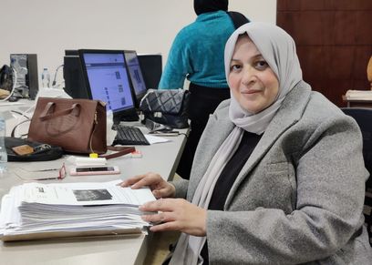 30 سنة معرض.. «ماما زينب» تودع المعرض قبل سن المعاش