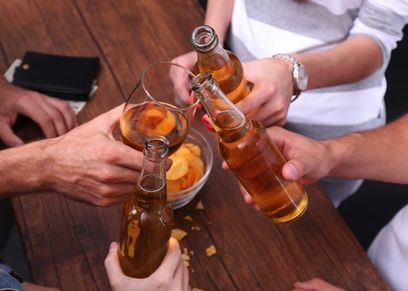 حكم الدين في التواجد في أماكن شرب الخمر