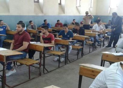طلاب الصف الثانوي