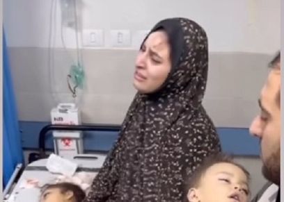 أم تفقد ولديها في حادث المعمداني