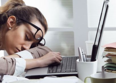 عمل النساء ليلاً يزيد خطر إصابتهن بأنواع مختلفة من السرطان