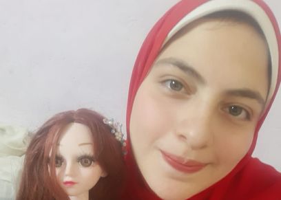 سامية عيد بصحبة عرائسها
