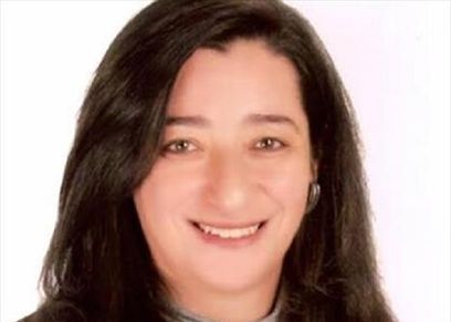 دينا الغمري