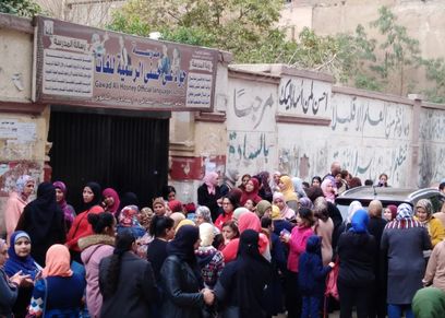 أولياء أمور مدرسة