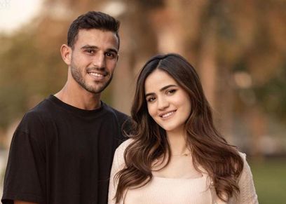 اللاعب حمدي فتحي وزوجته