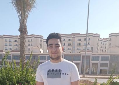 الطالب زياد محمد سعد حماد الحاصل على المركز الأول مكرر في الثانوية العامة