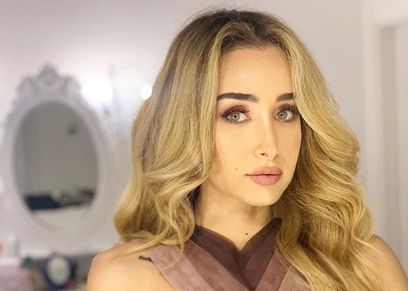 هنا الزاهد 