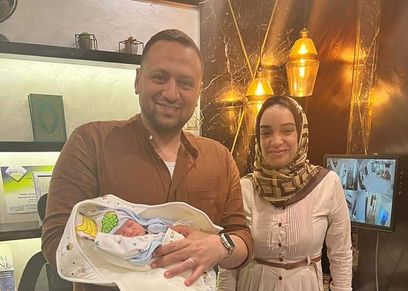 دكتور حسن سالم مع الأم