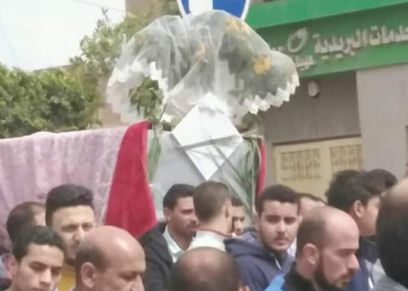 نعش باطرحة والورود