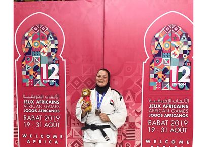 صاحبة أول ميدالية للفتيات بدورة الألعاب الإفريقية