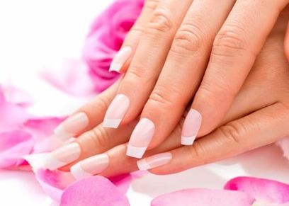 طرق طبيعية لإزالة المانيكير من الأظافر