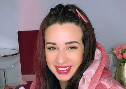أسما شريف منير تحتفل بعيد الأم وتوجه رسالة لابنتها