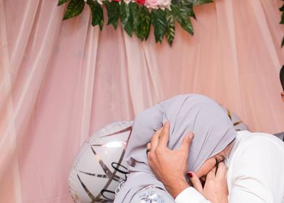 تداول صورة لفتاة وشقيقها على صفحات السوشيال ميديا