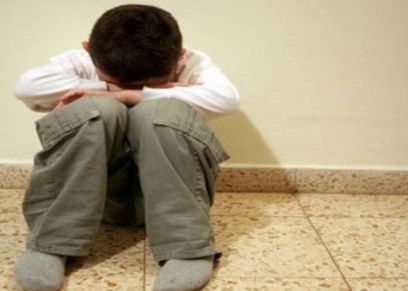 أب يرفض الإنفاق على نجله: «عنده ميول جنسية لأمه»