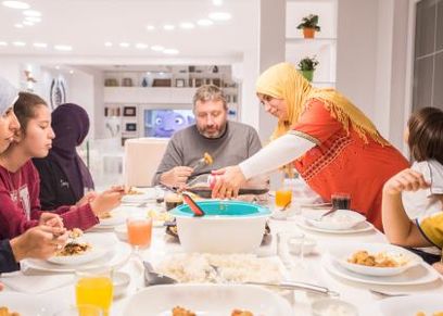 فتاوى تناول الطعام على آيات قرآنية
