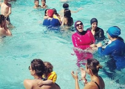 سباحة